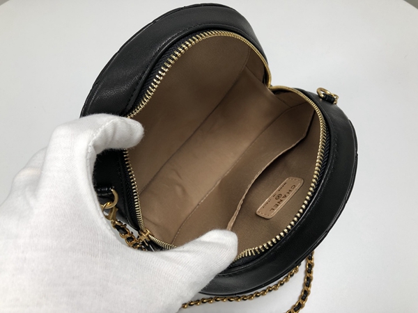 シャネルバッグ着用イメージ